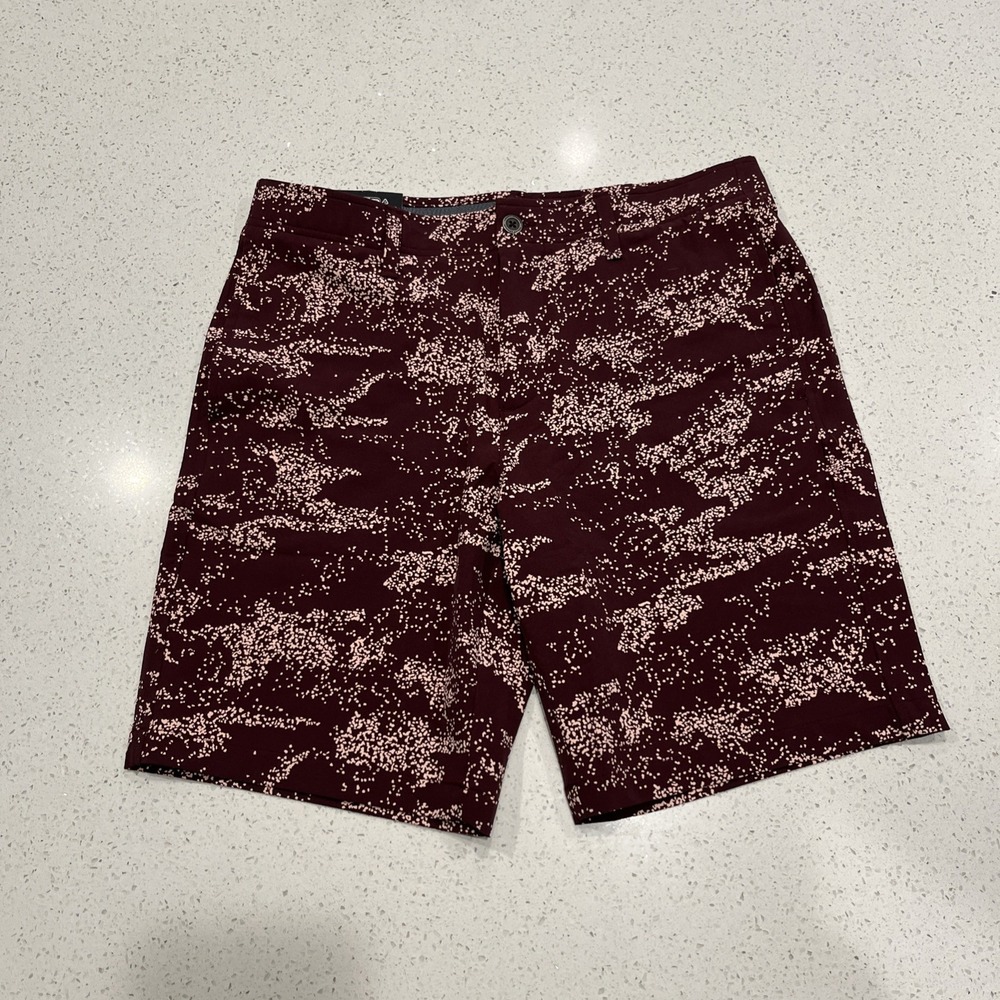 NWT Under Armour Golf Shorts UA Printed Maroon 1377303 600 Men's Size 34